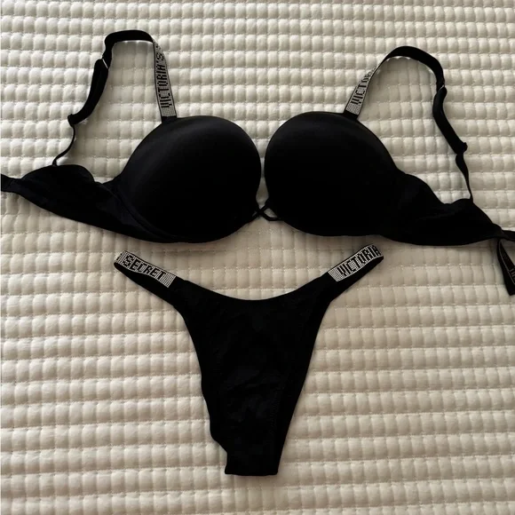 Victoria's Secret Black Bra and Panty Set - Picture 2 of 6